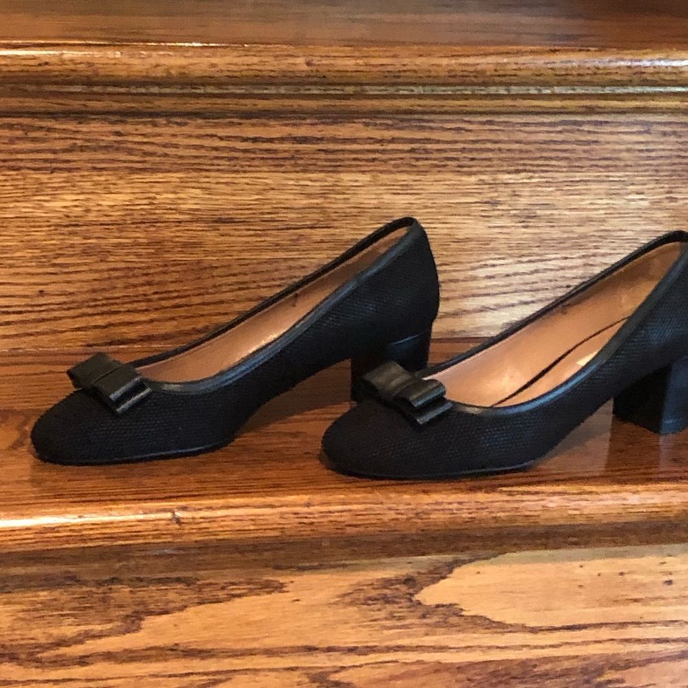 Black fish scale suede block heel pomps Sz 38